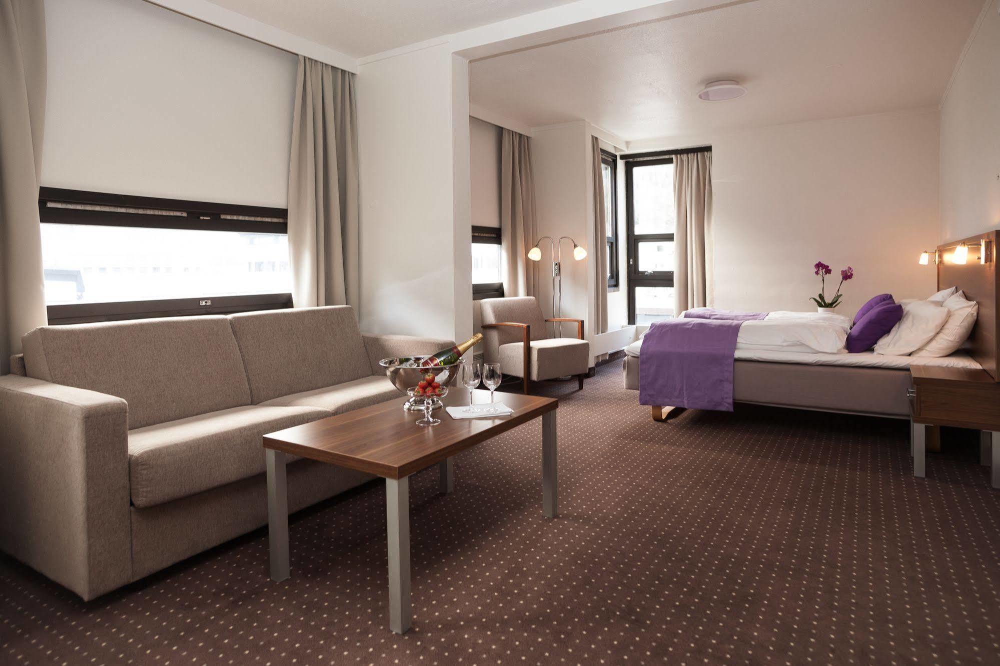 Thon Partner Hotel Otta Luaran gambar