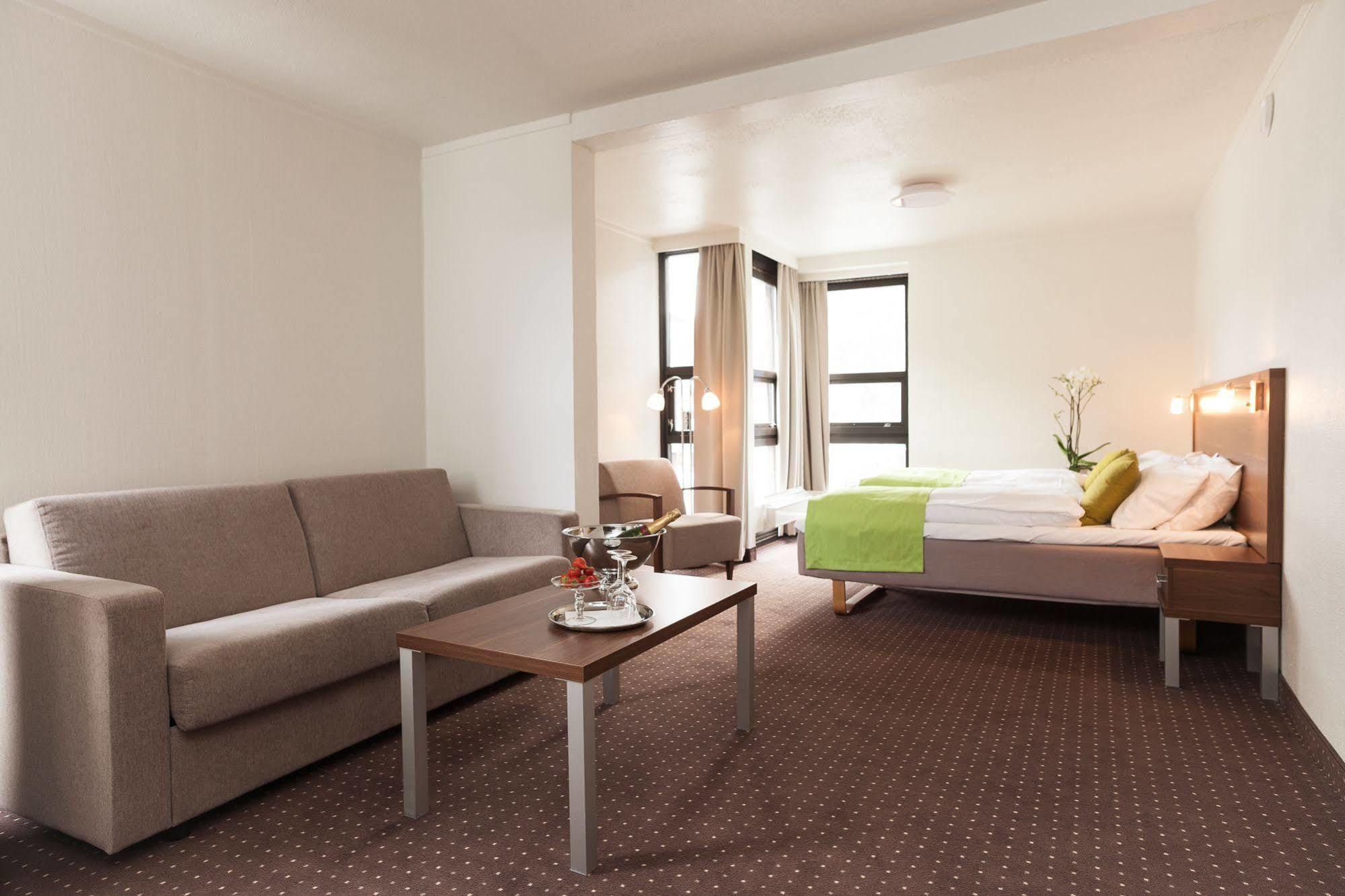 Thon Partner Hotel Otta Luaran gambar