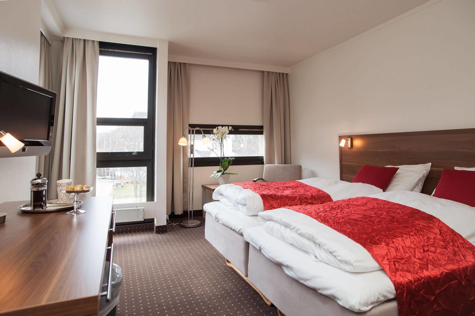 Thon Partner Hotel Otta Luaran gambar