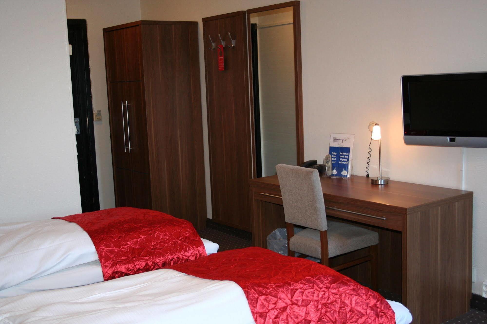 Thon Partner Hotel Otta Luaran gambar